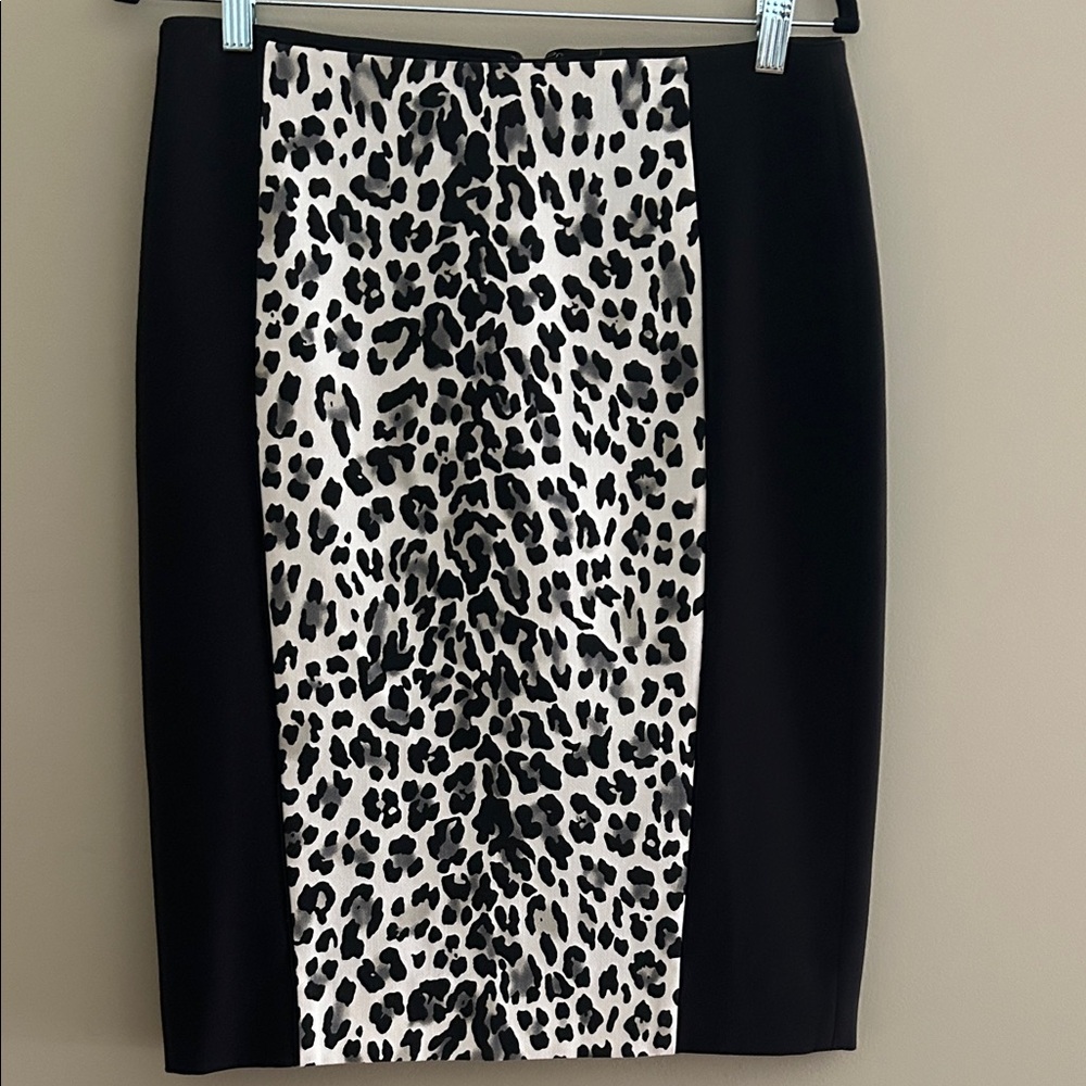 White House Black Markey Leopard Print Black Skirt Size 8